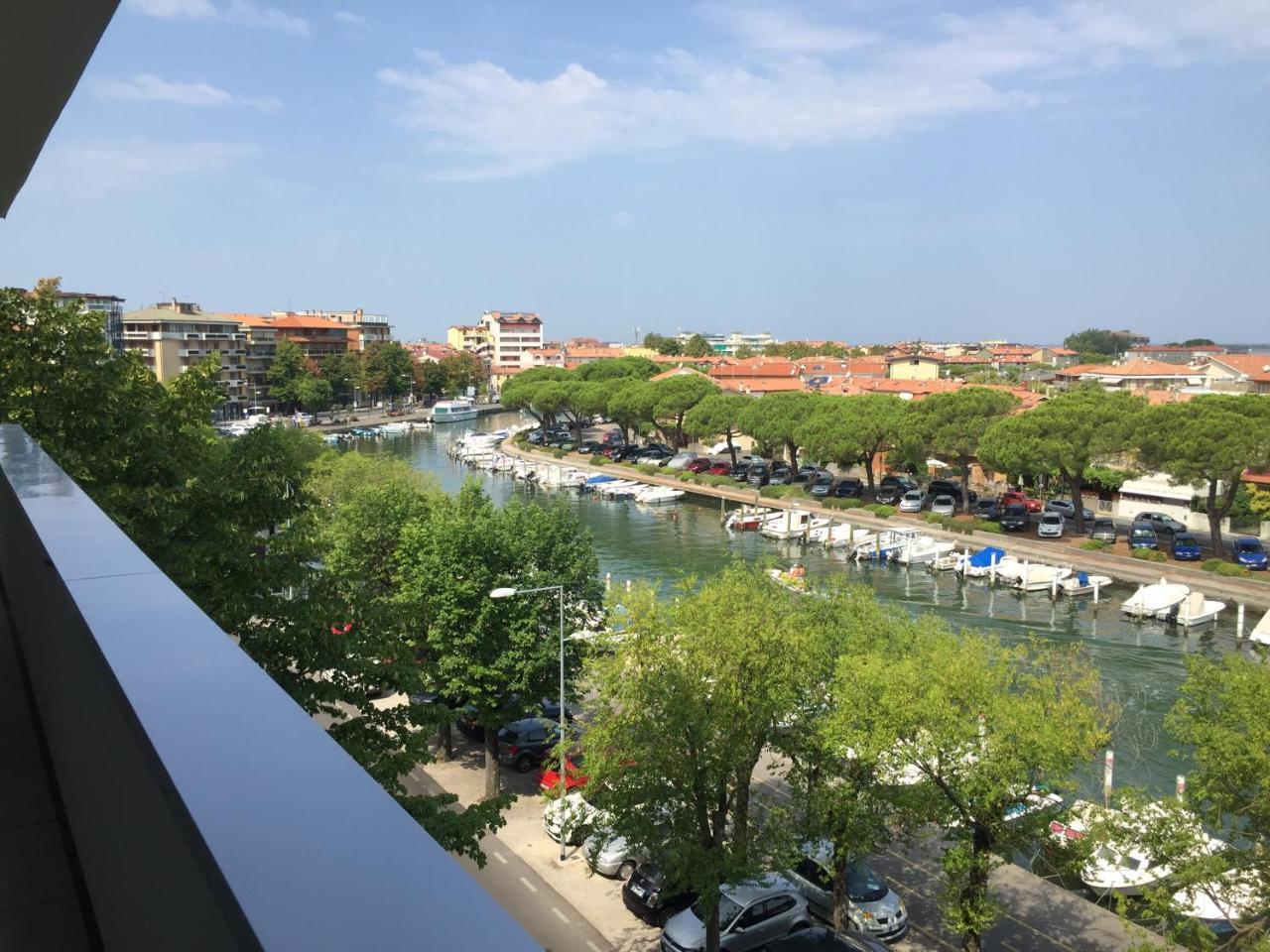 Aparthotel Miramare Grado Bagian luar foto