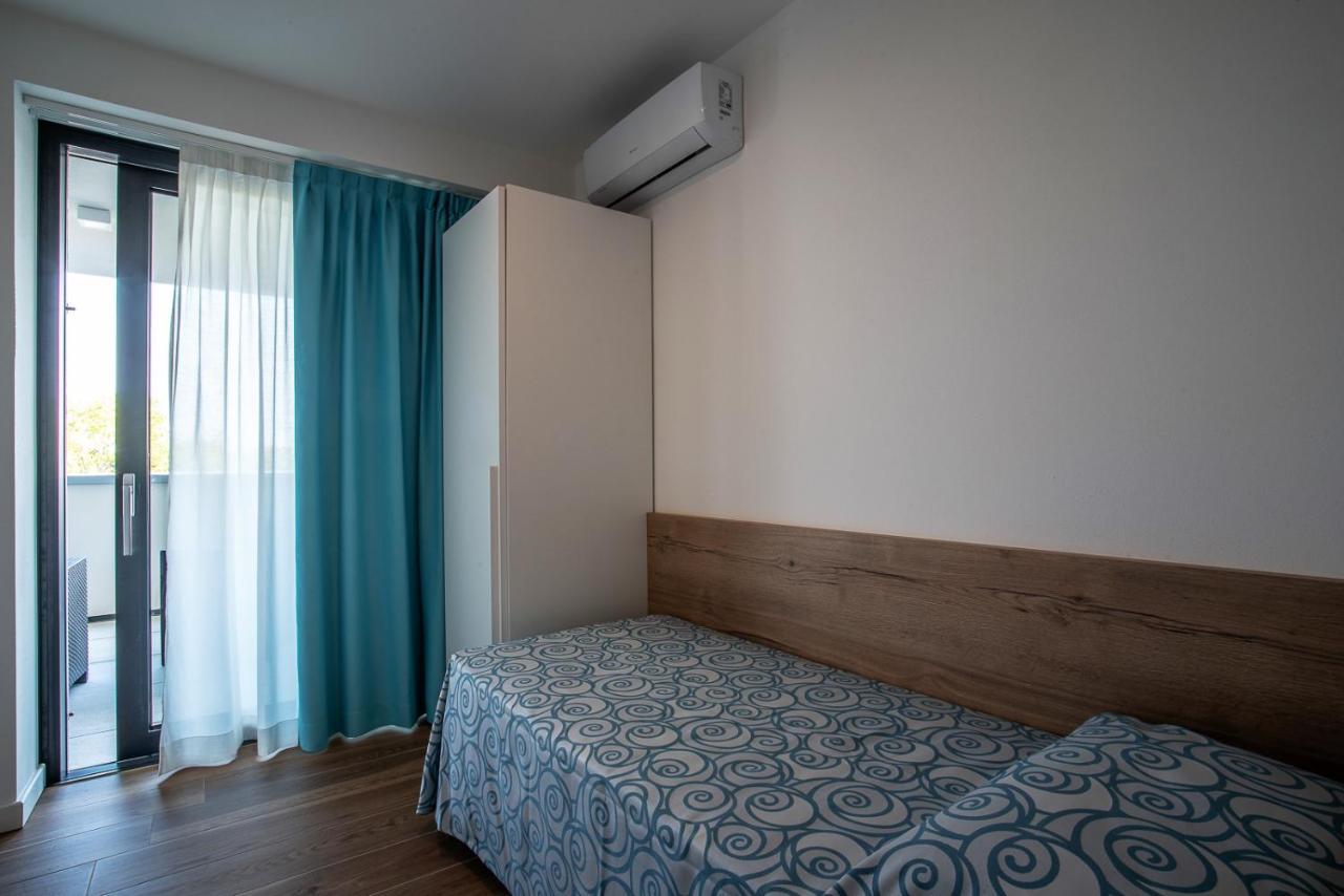 Aparthotel Miramare Grado Bagian luar foto
