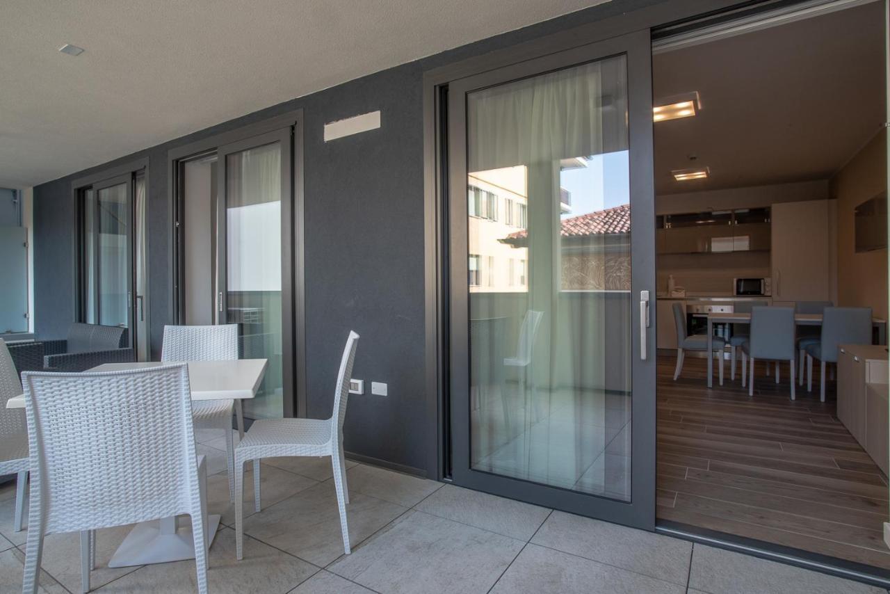 Aparthotel Miramare Grado Bagian luar foto